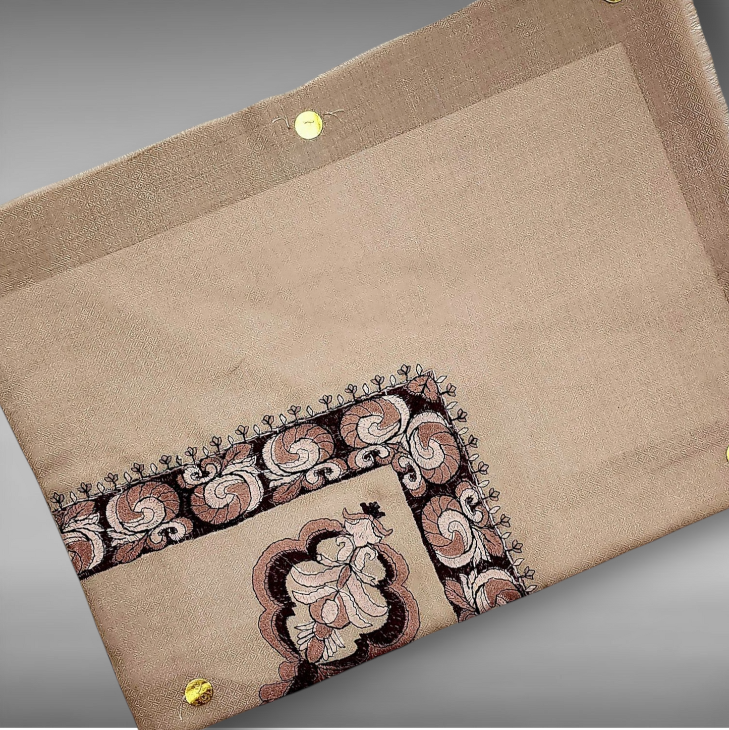 youth's Shawl/شال شبابي