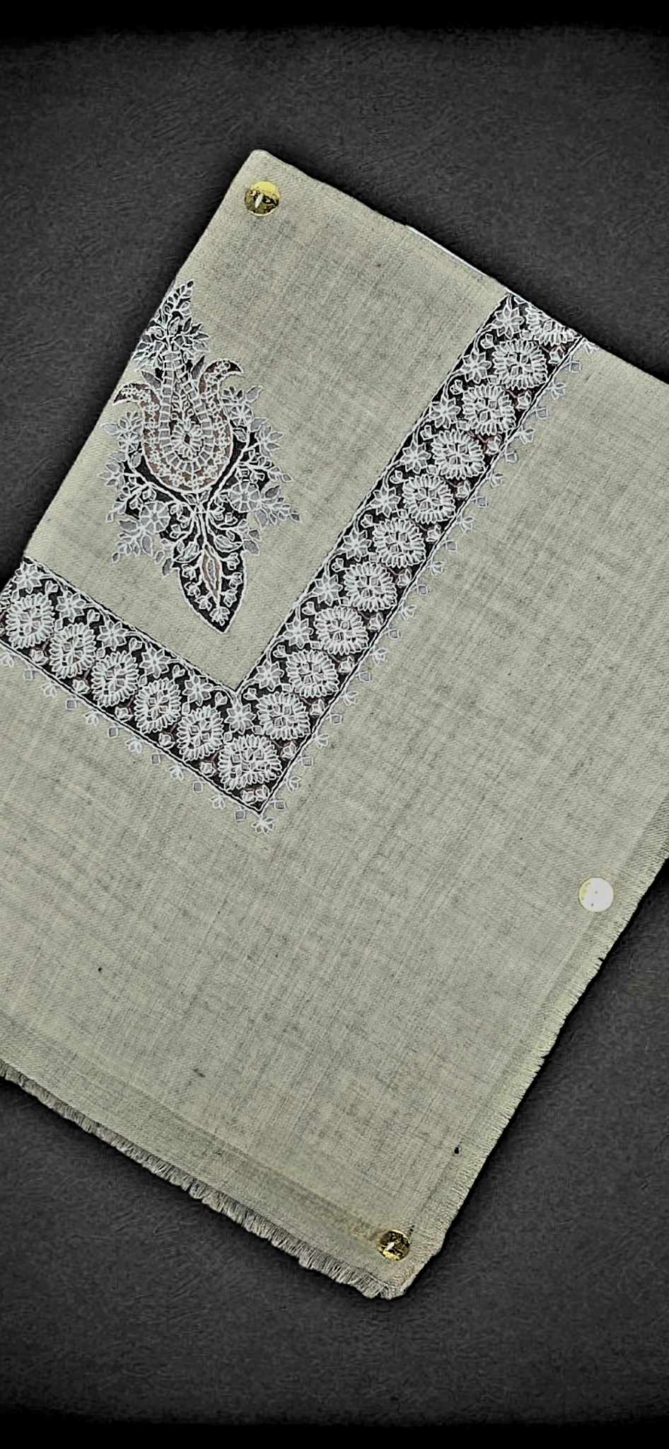 Yemeni style shawl